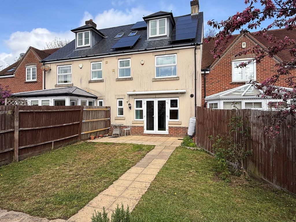 Additional image 10 of 4 bed terraced house for saleBrowns Walk, Greenham, Thatcham RG19