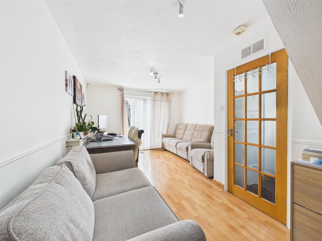 Property photo 2 of 8 Cam05080G0-Pr0310-Still013.Jpg