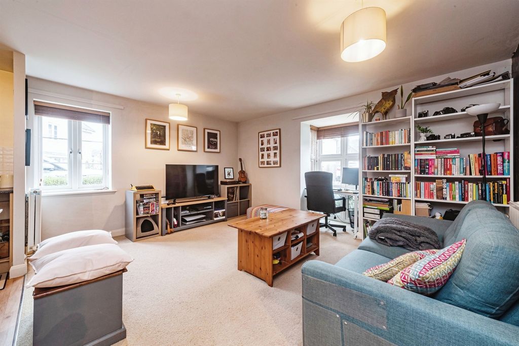 Property photo 3 of 14