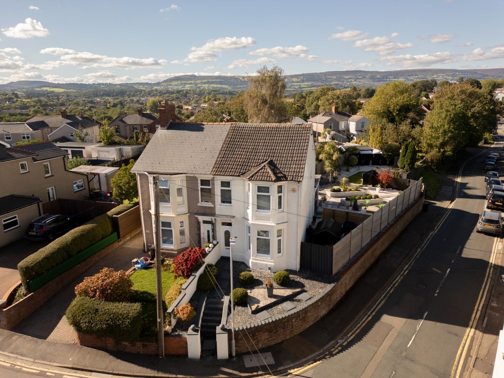 Property photo 3 of 28 Pillmawr Road-4