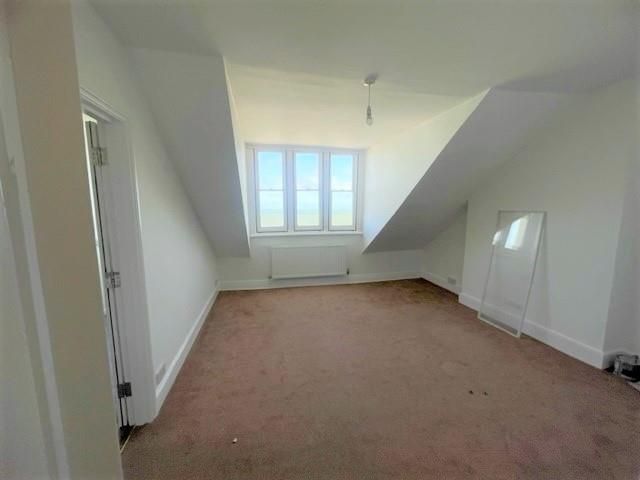 Property photo 3 of 7 Lounge.Jpg