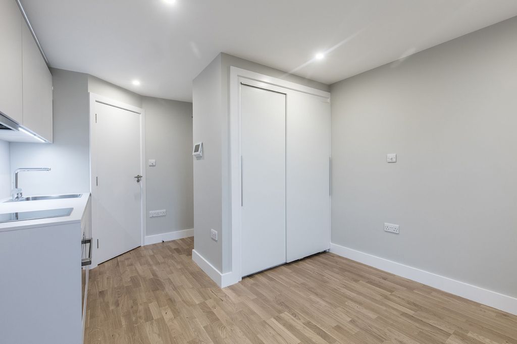 Property photo 1 of 10 Living_Room (Example)