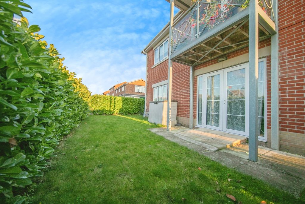 Property photo 2 of 16