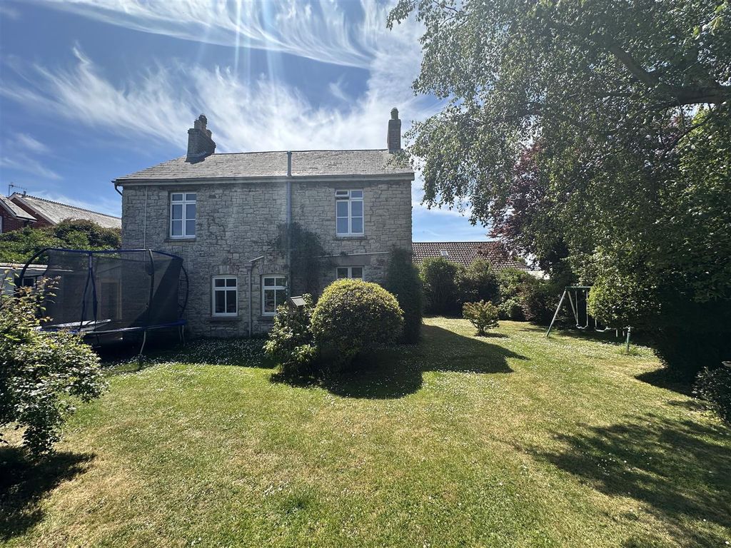 Property photo 1 of 21