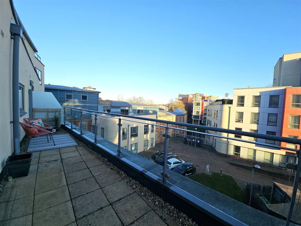 Property photo 1 of 12 1000064578.Jpg