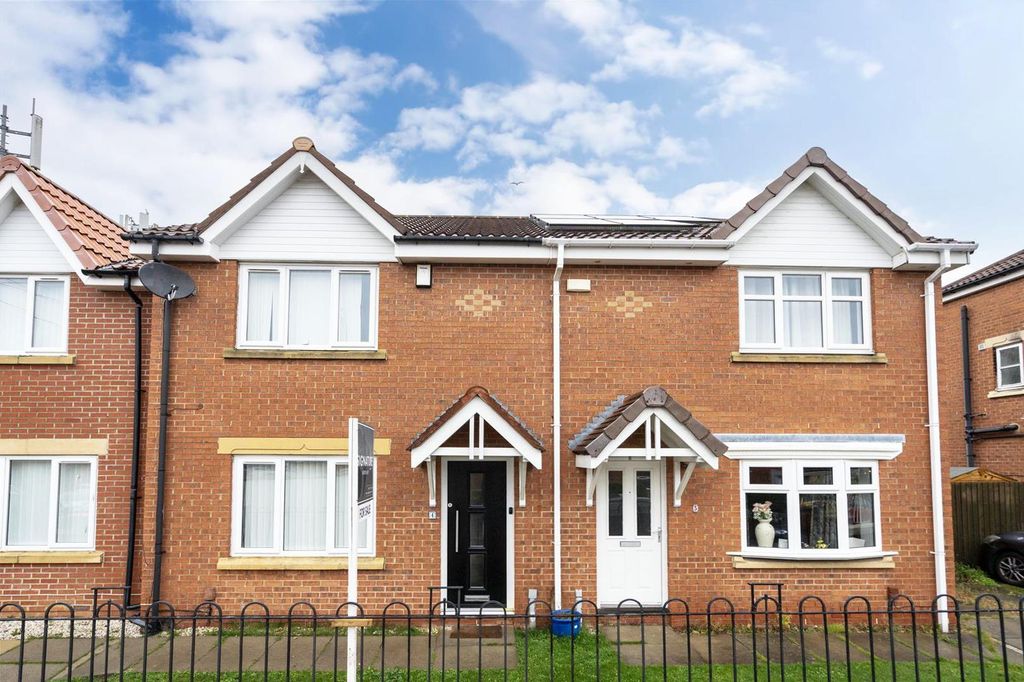 Property photo 1 of 9 External