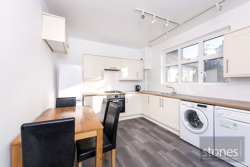 Property photo 3 of 14 Kitchen