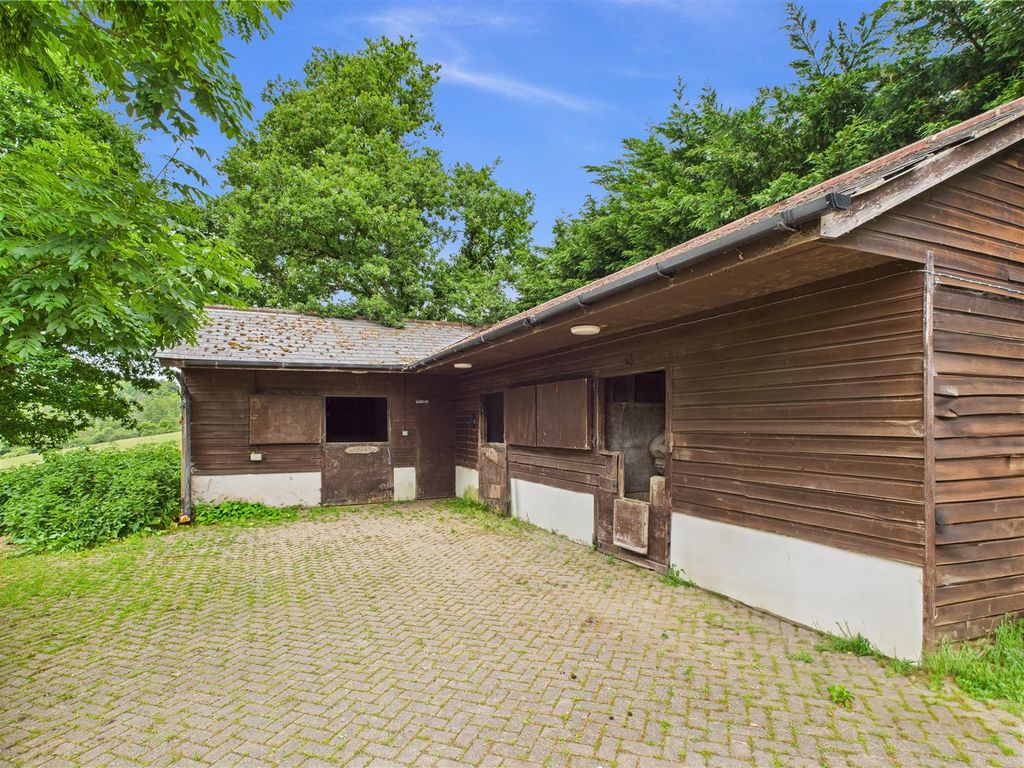 Property photo 2 of 21 18775460_235327233.Jpg