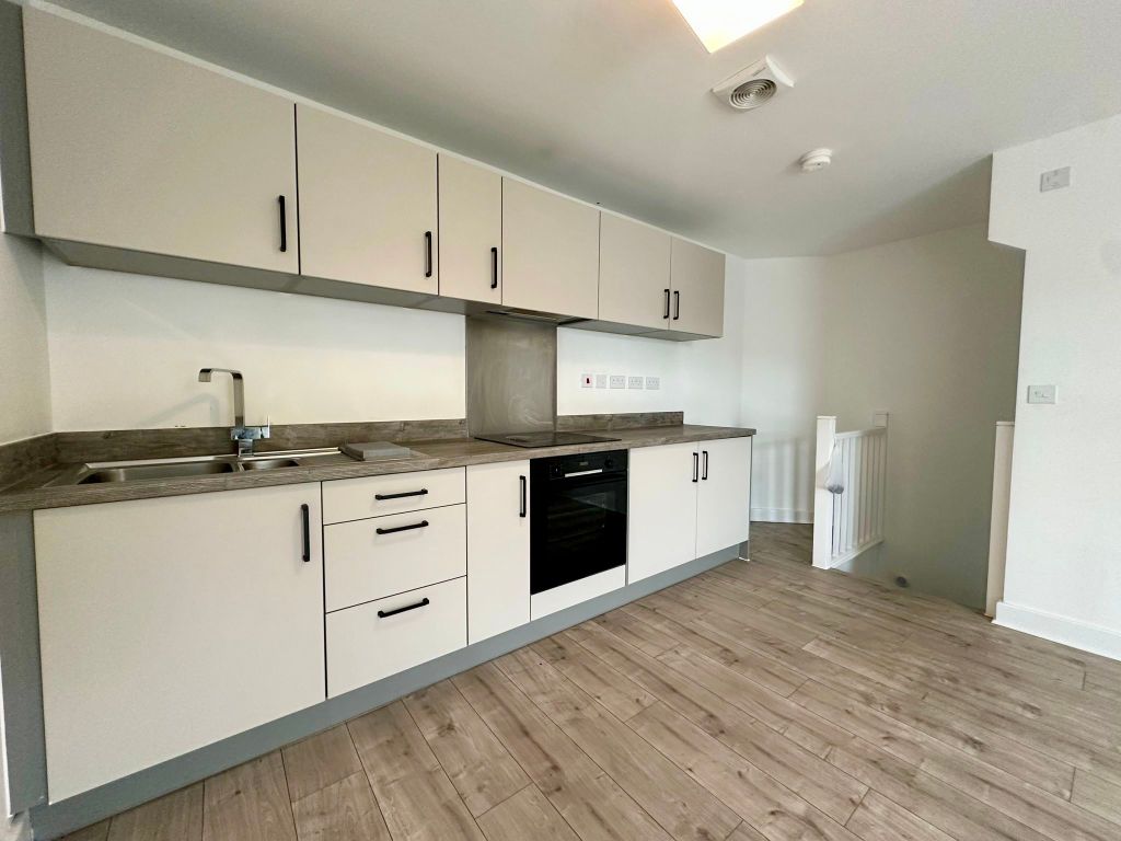 Property photo 3 of 14 Bathroom