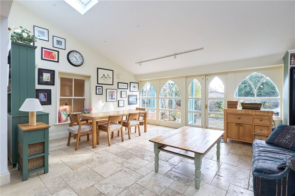 Property photo 2 of 25 Picture No. 05