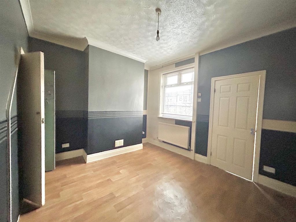 Property photo 3 of 7 Dining.Jpg