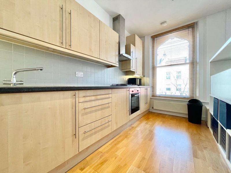 Property photo 3 of 7 Photo 7