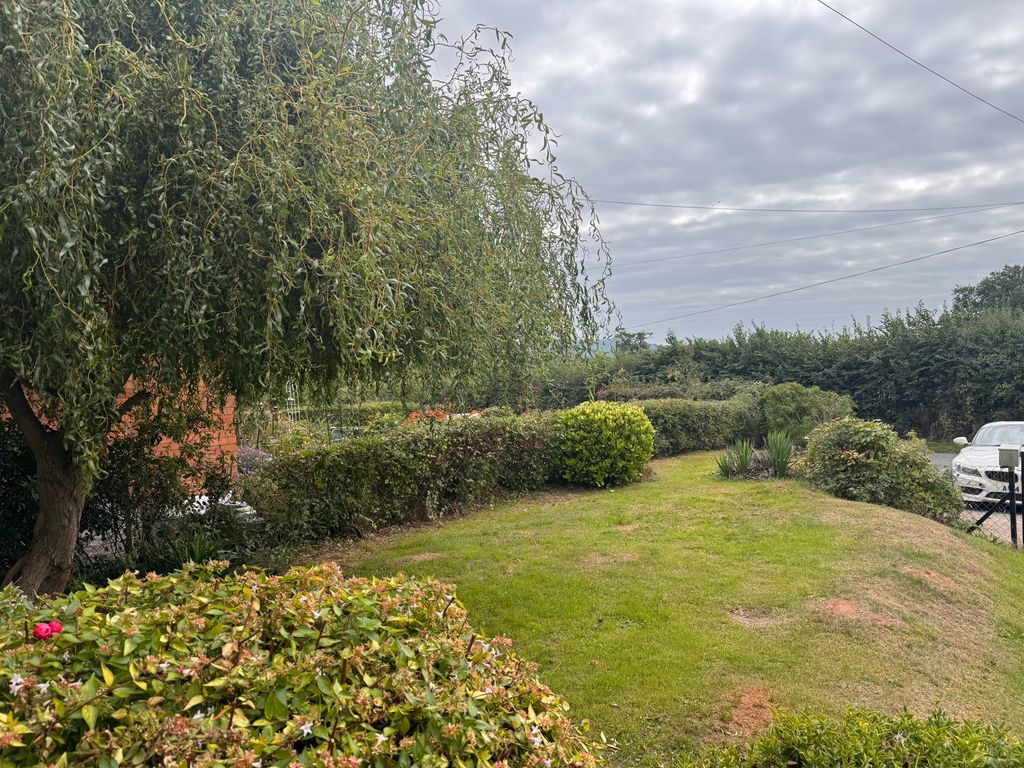 Property photo 2 of 23