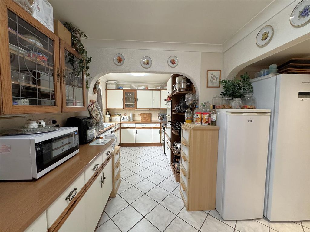 Property photo 3 of 16 5.Jpeg