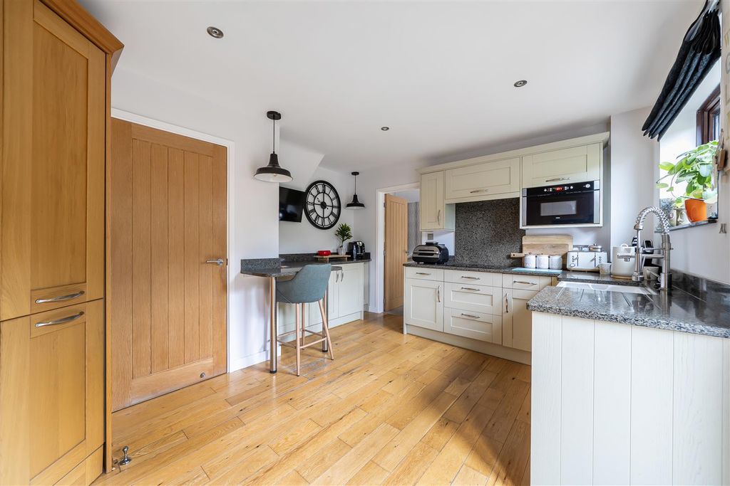 Property photo 3 of 26 1530446 (11).Jpg