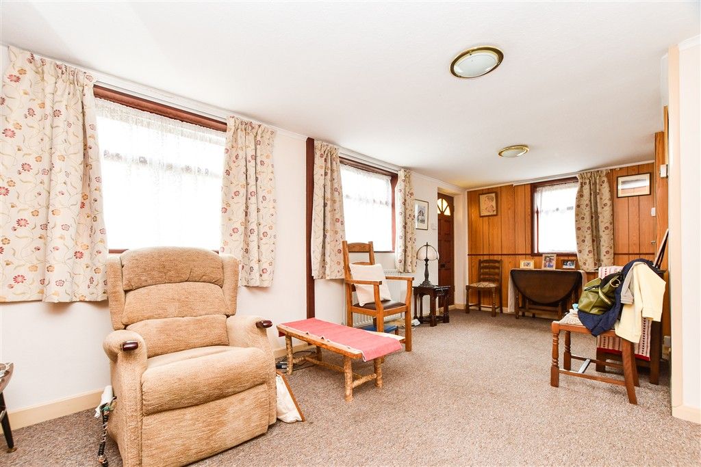 Property photo 3 of 10 Lounge