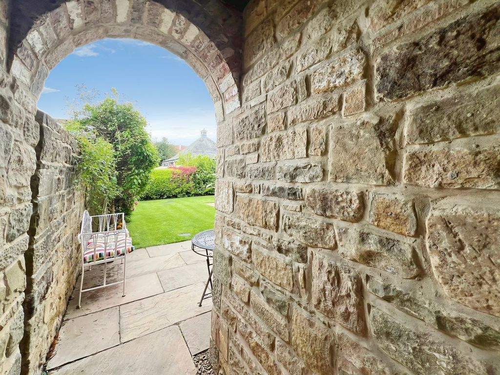 Property photo 3 of 42 Photo 16