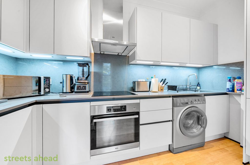 Property photo 3 of 11 d6Aa815F-3669-496...