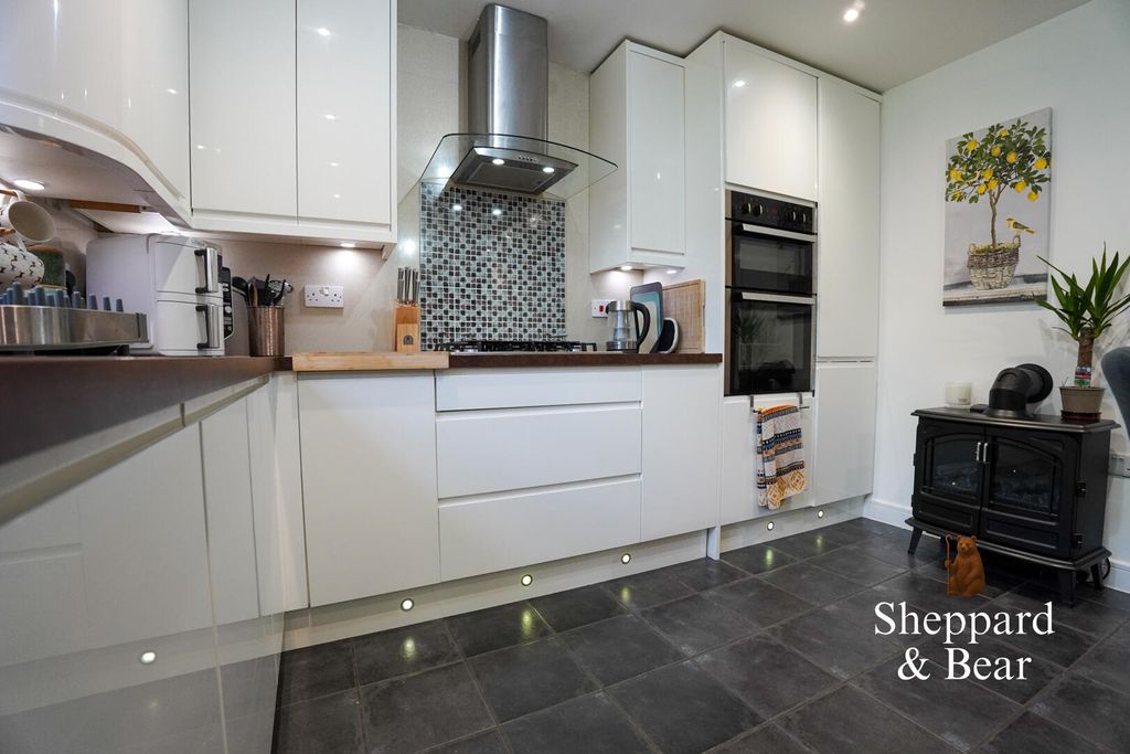 Property photo 2 of 53 Kitchen