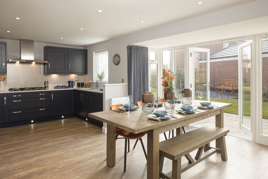 Property photo 2 of 10 Kitchen And Dining Room In 4 Bed Holden