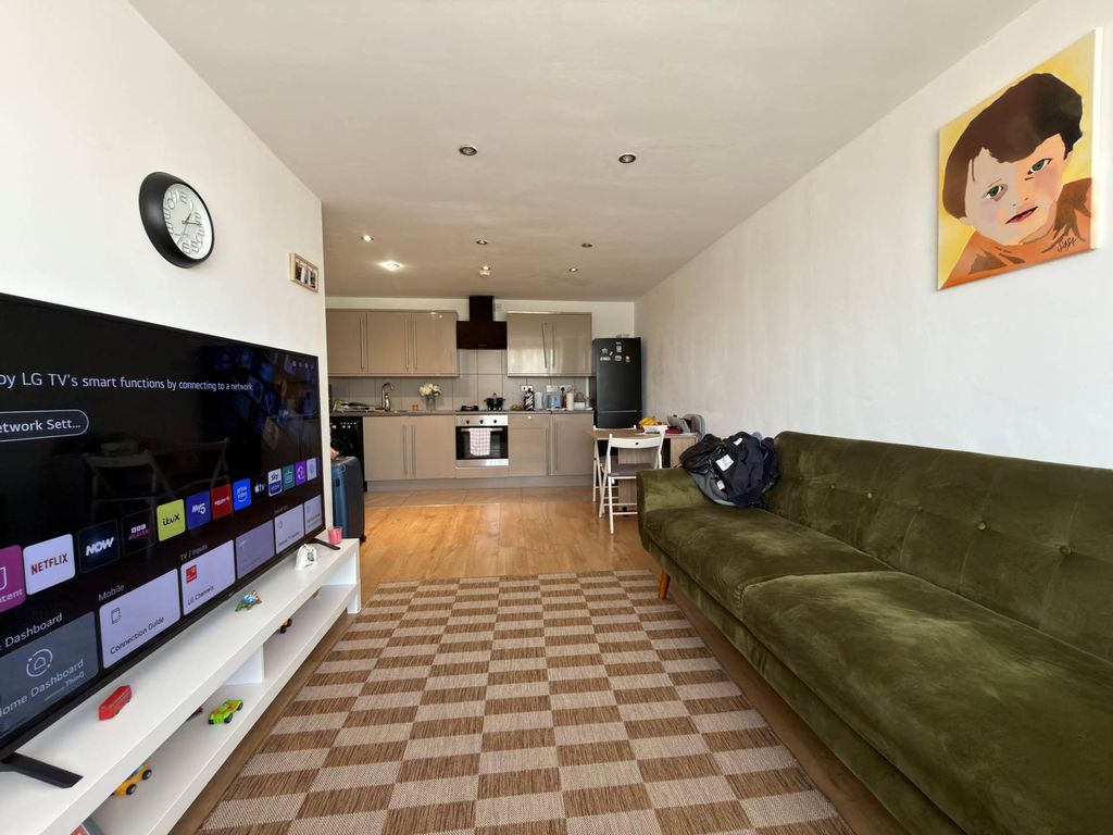 Property photo 2 of 9