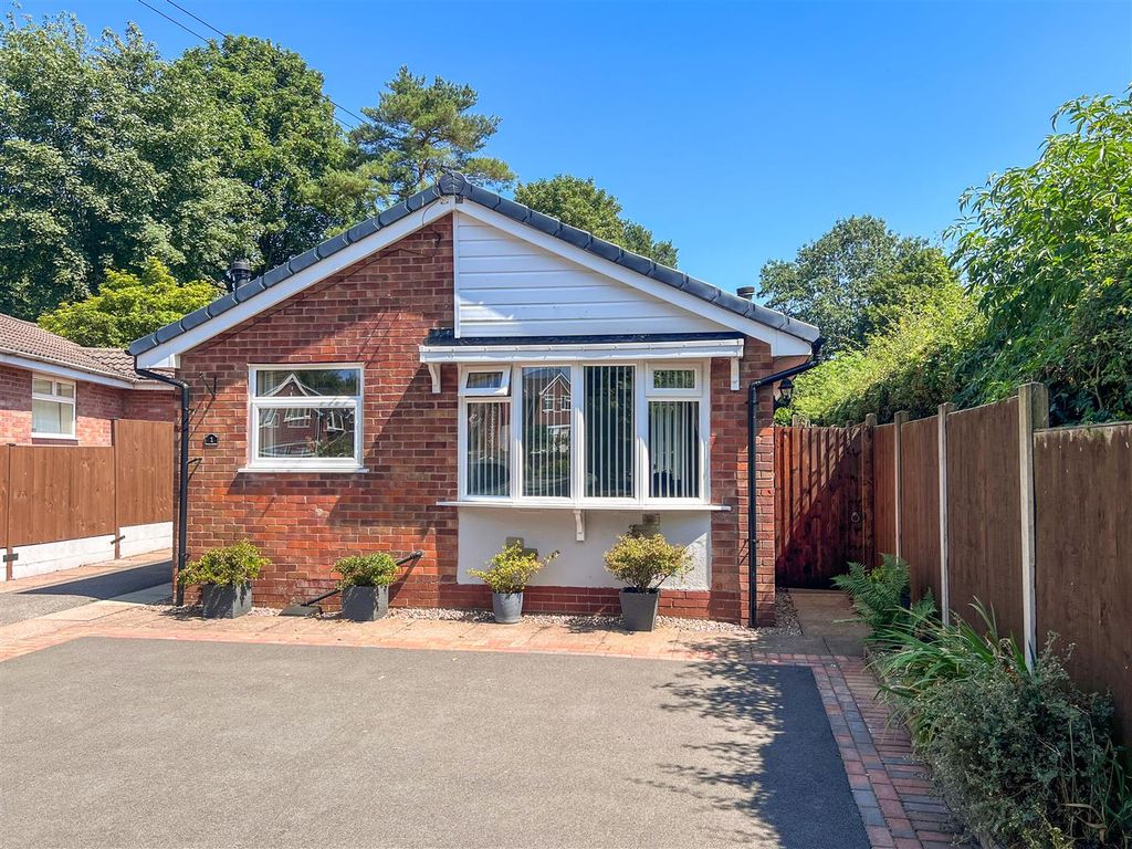 Property photo 2 of 19 Frontage