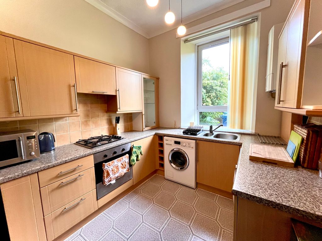 Property photo 3 of 8 3