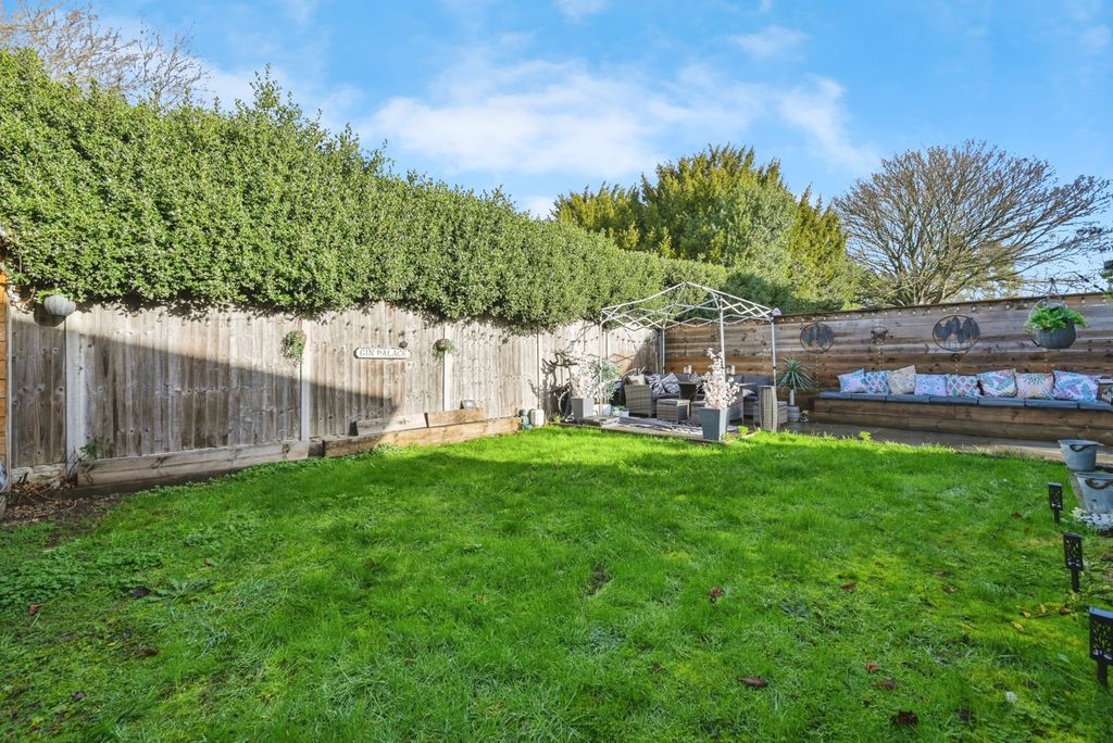 Property photo 3 of 17 Photo