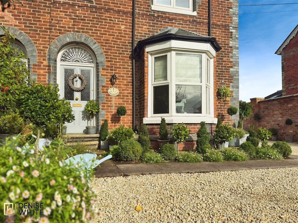 Property photo 2 of 46 Front Aspect