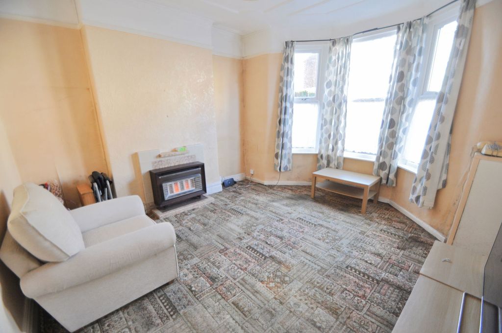 Property photo 2 of 29