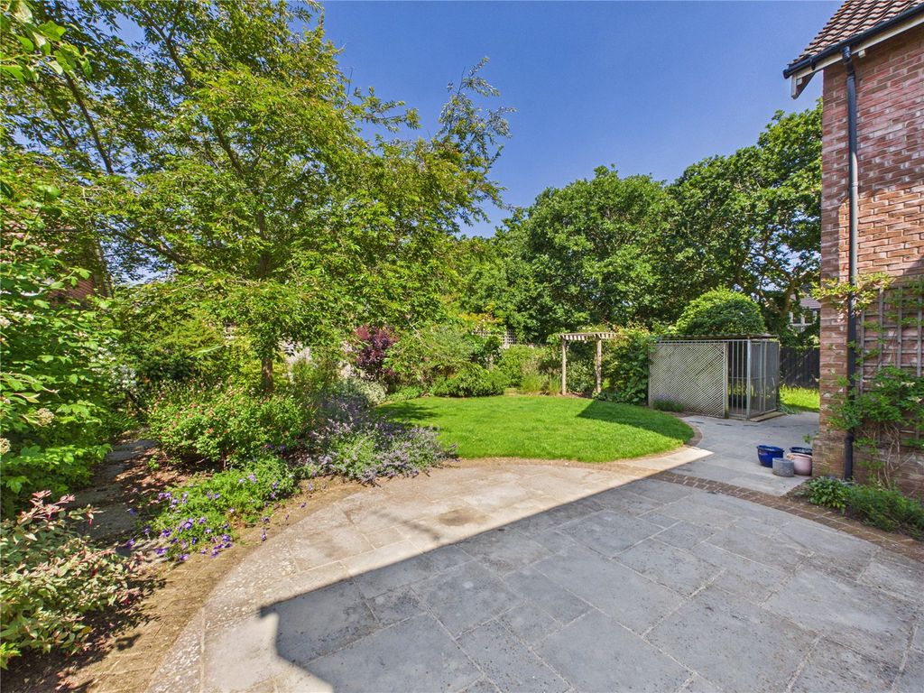 Property photo 3 of 19 Picture No. 23