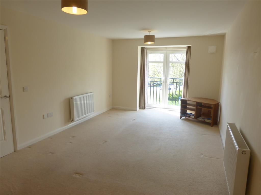 Property photo 3 of 7 Living Room