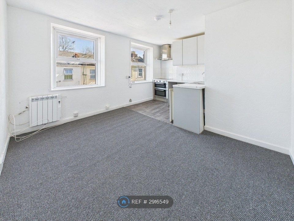 Property photo 1 of 10 Open Plan Kitchen & Living