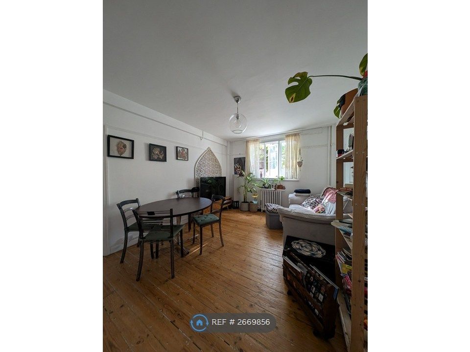 Property photo 1 of 11 Reception Room