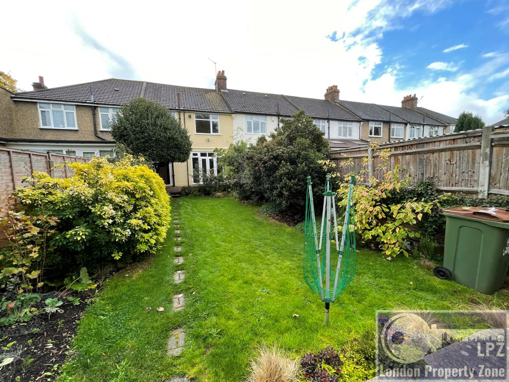 Property photo 2 of 21