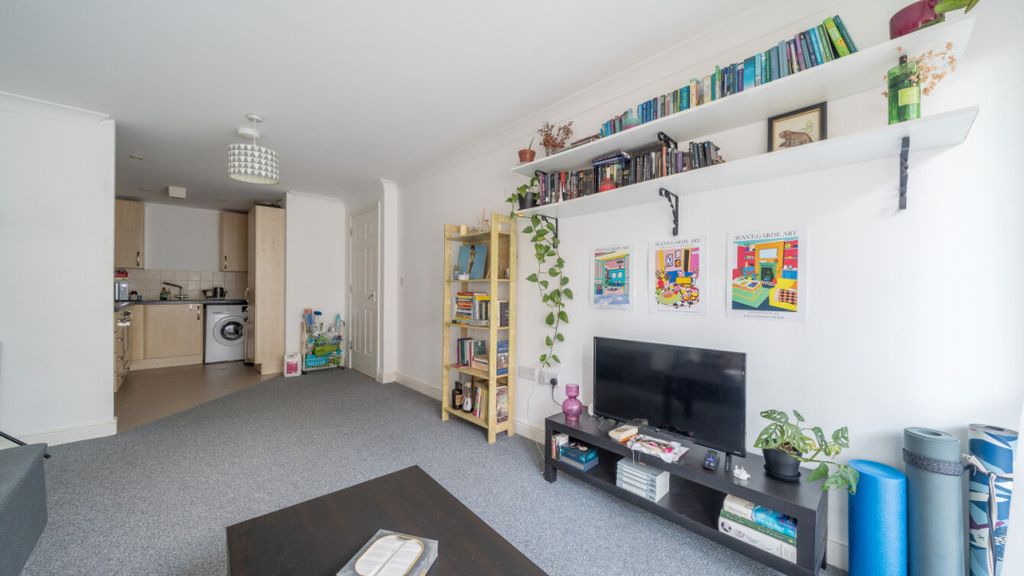 Property photo 1 of 20