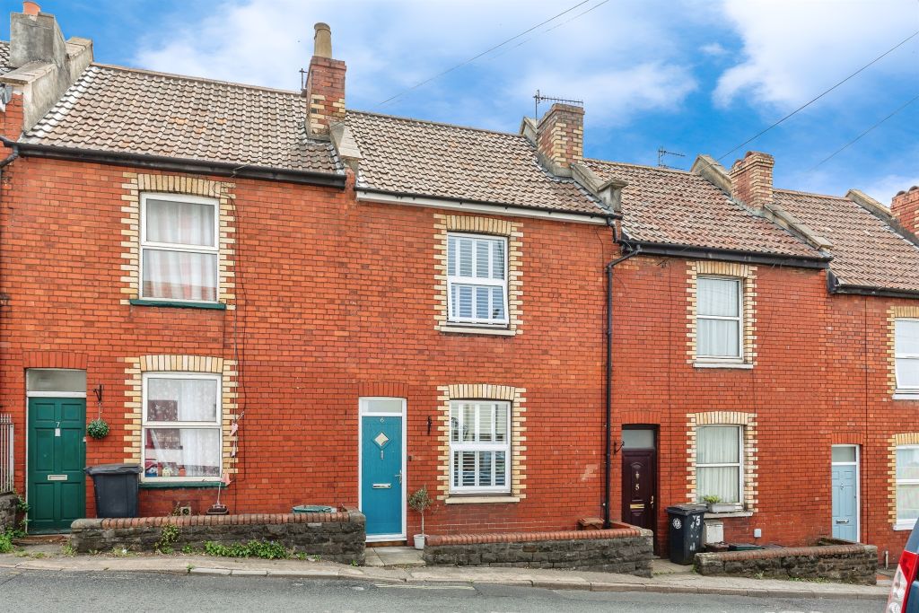 Property photo 1 of 17