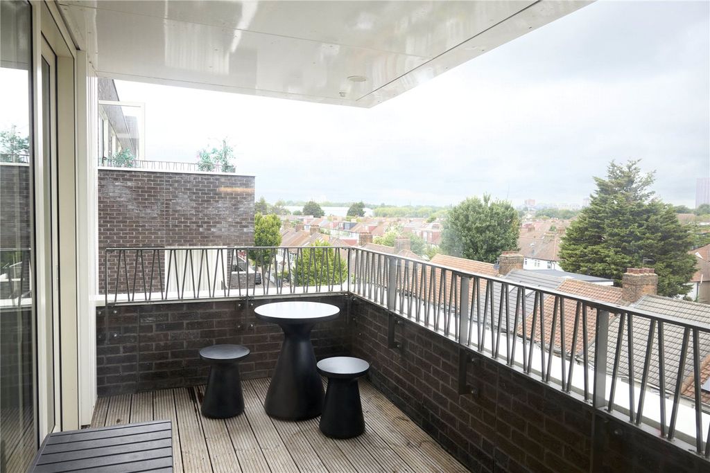 Property photo 3 of 22 Balcony