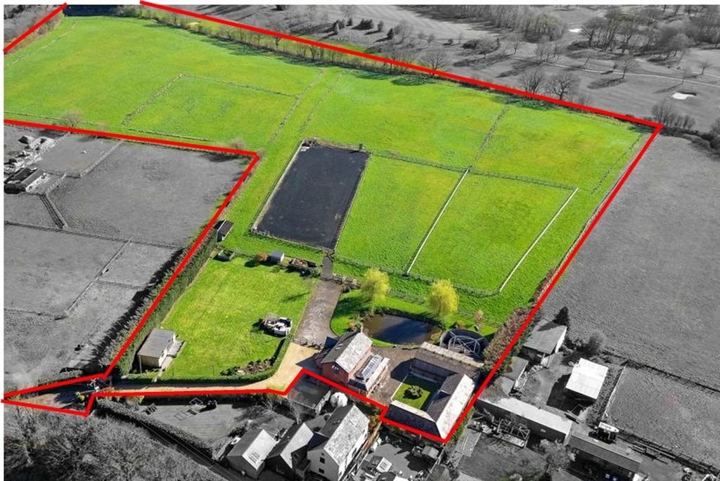 Property photo 2 of 50