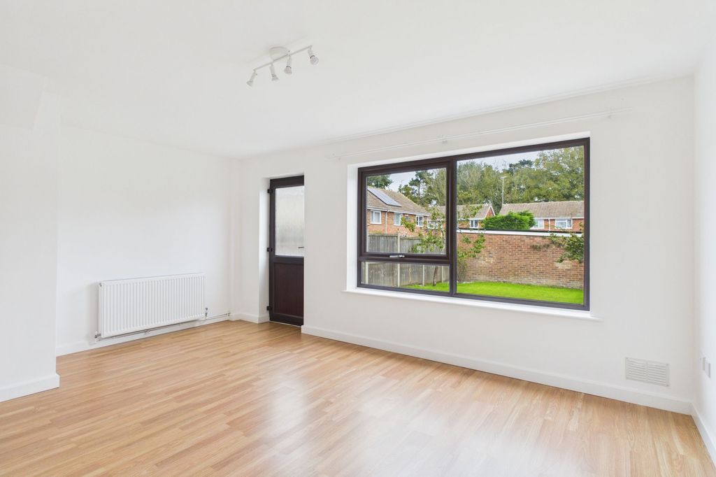 Property photo 3 of 9