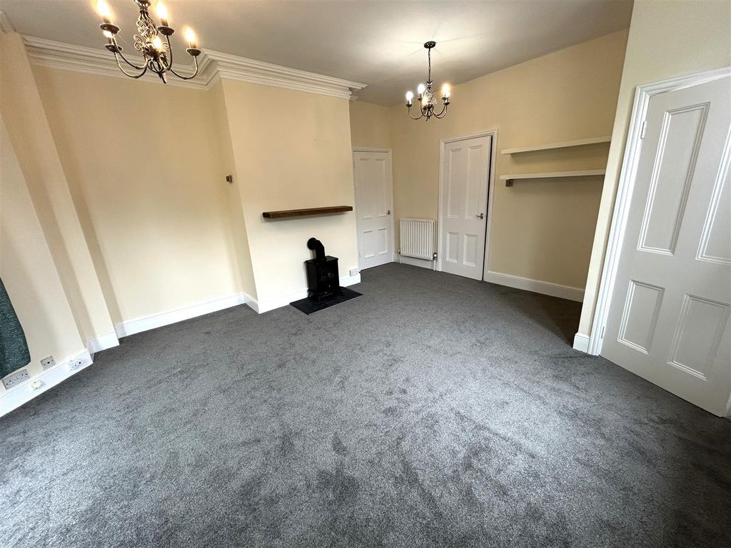 Property photo 2 of 9 Lounge