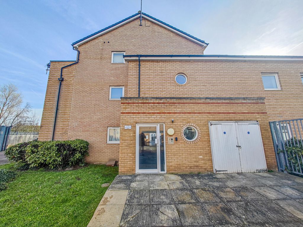 Property photo 1 of 11 Photo 13