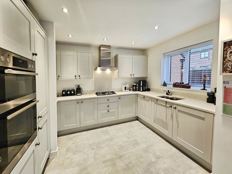 Property photo 3 of 13 Photo 12