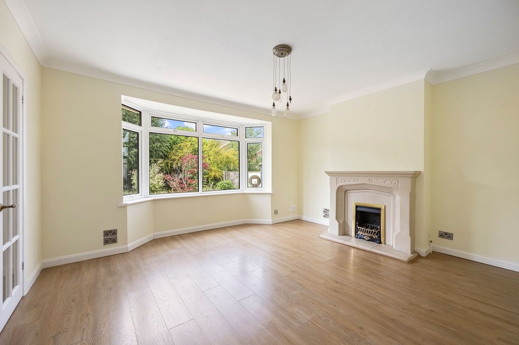 Property photo 3 of 27