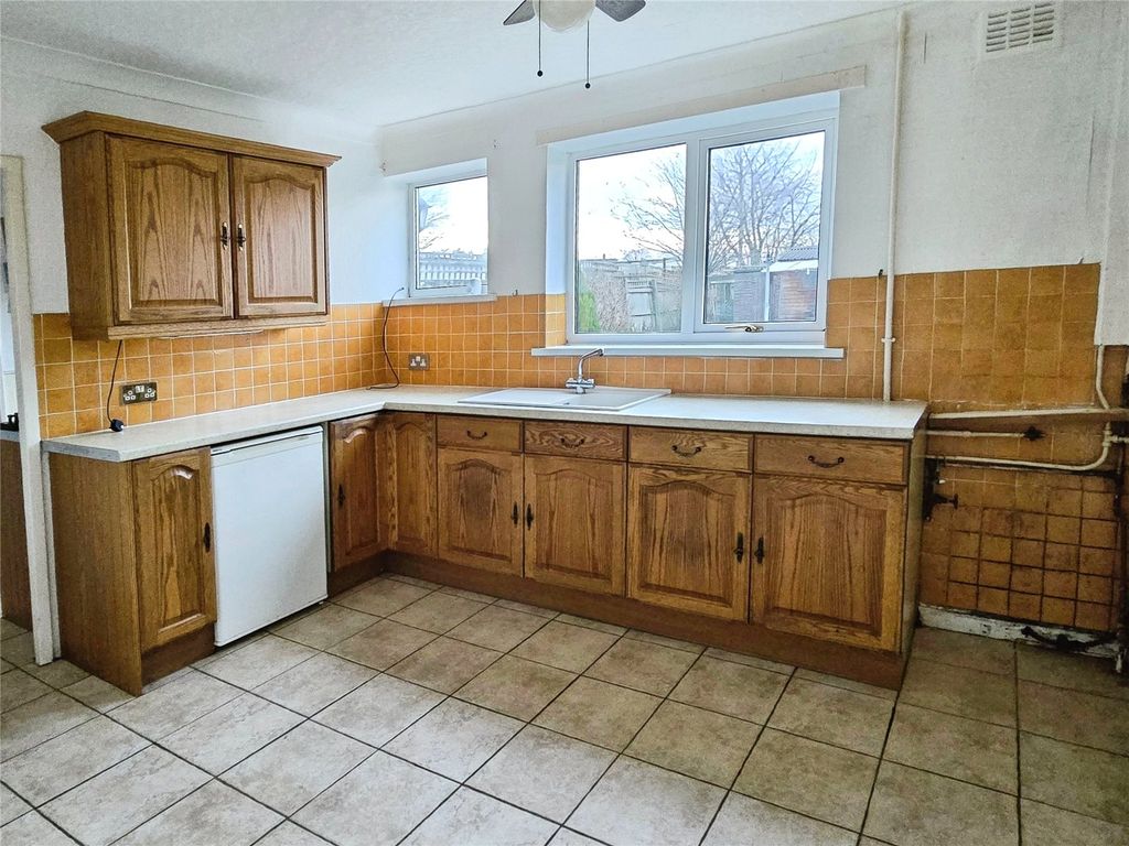 Property photo 3 of 11 Dining Kitchen