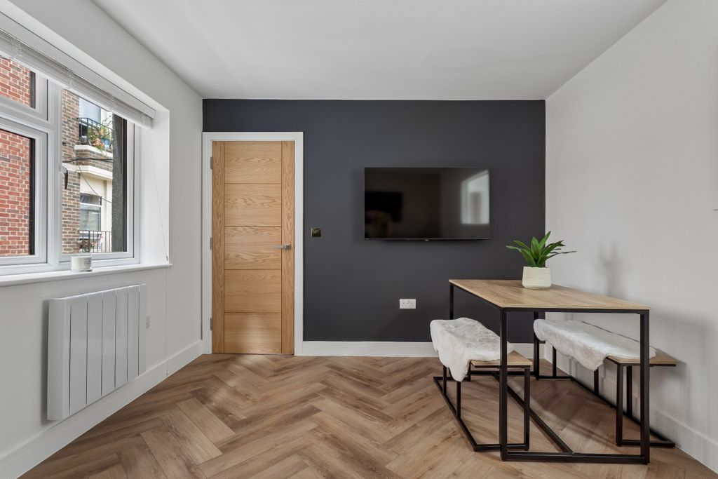 Polygon Road, London NW1 photo 5