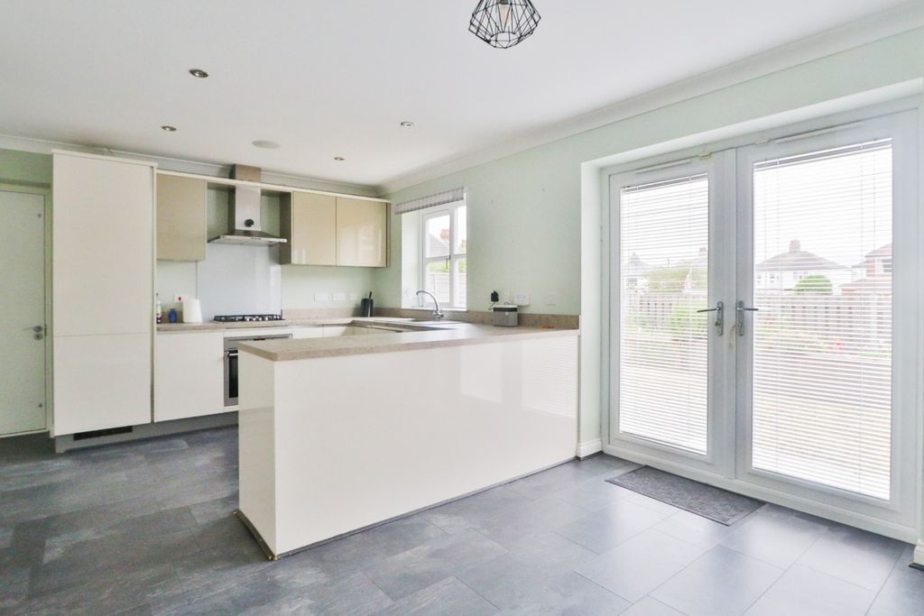Property photo 3 of 11 3233567