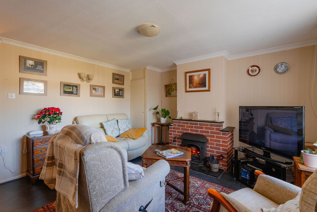 Property photo 2 of 12