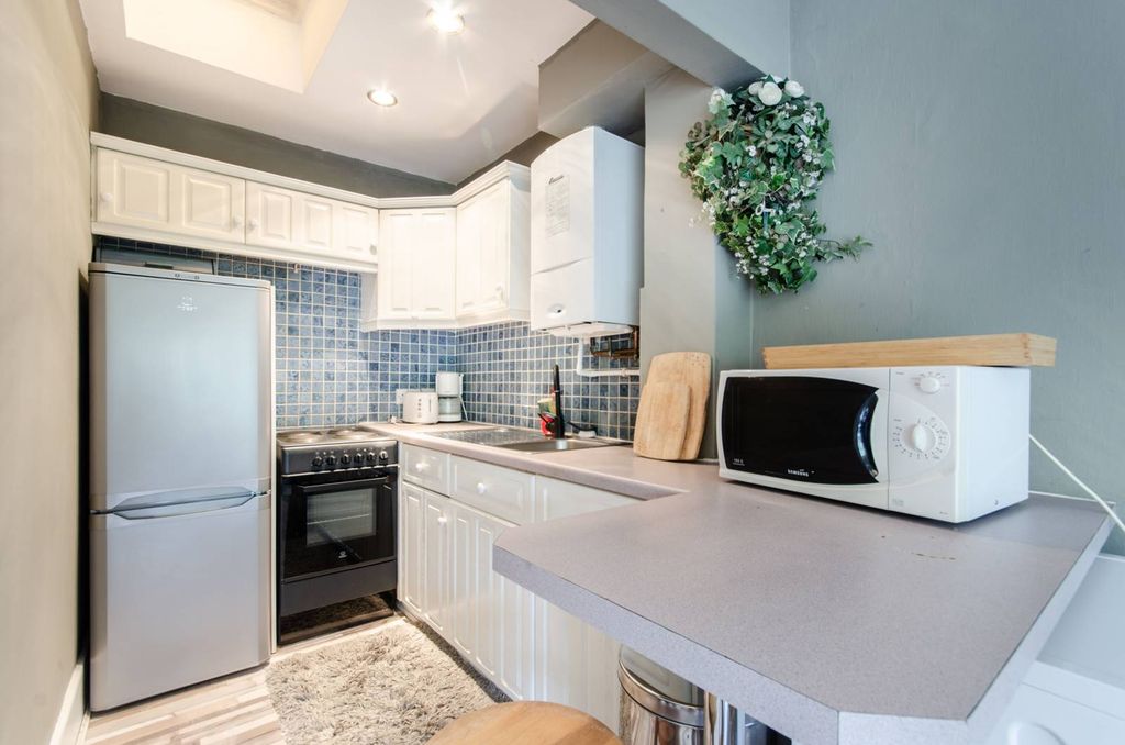 Property photo 3 of 9