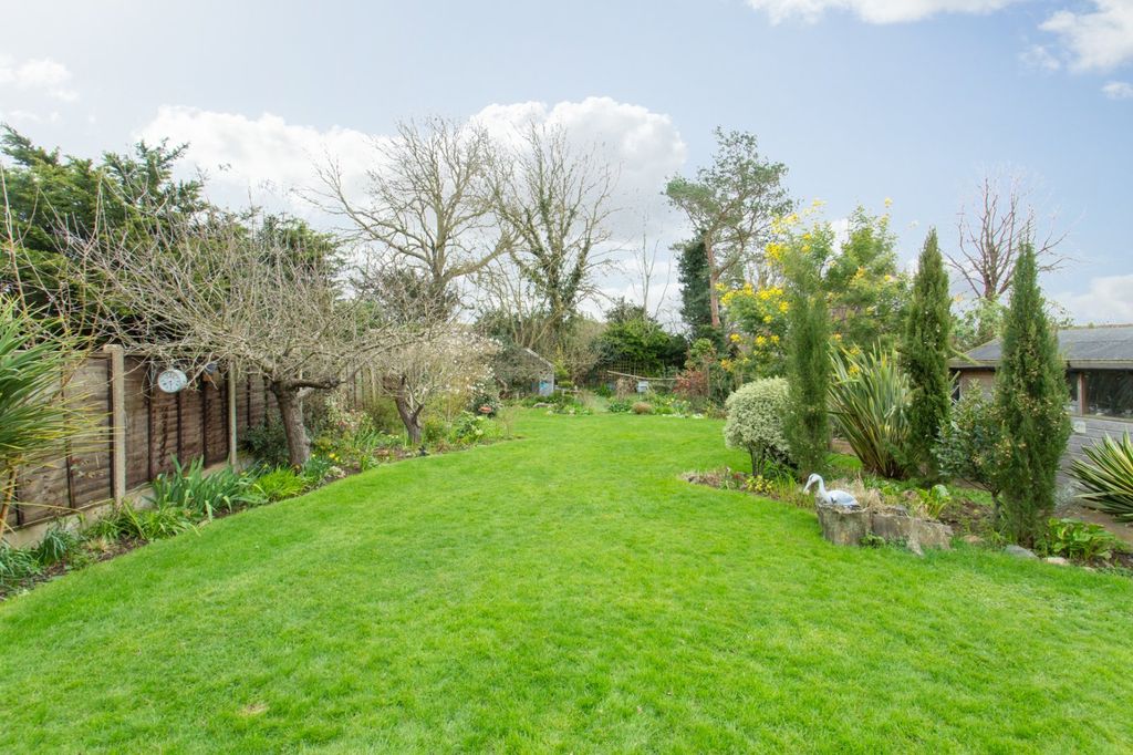 Property photo 2 of 17 Picture 2